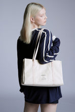 Load image into Gallery viewer, MARHEN.J Lavie Bag Ivory