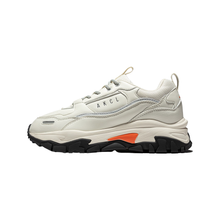 Load image into Gallery viewer, AKIII CLASSIC Urban Tracker Cream