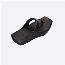 Load image into Gallery viewer, MULEBOY Square X Flip Flop Black