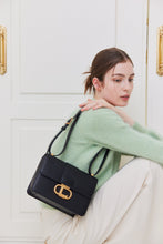 Load image into Gallery viewer, LOEKA Objet M Shoulder Bag Black