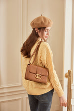Load image into Gallery viewer, LOEKA Objet M Shoulder Bag Camel