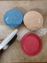 Load image into Gallery viewer, [HONG HYUN-JEONG HANJI CRAFT STUDIO] Udumbara Tea Coaster
