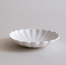 Load image into Gallery viewer, [MUJAGI] Flower 19 Plate
