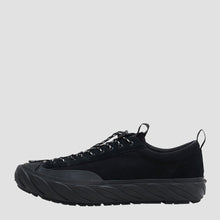 Load image into Gallery viewer, AGE SNEAKERS C-1 Cut Black
