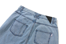 Load image into Gallery viewer, TARGETTO Side Slit Denim Pants Light Indigo (NMIXX Jiwoo&#39;s pick)
