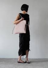 Load image into Gallery viewer, KWANI Square Embossed Bag Big Tote Pink
