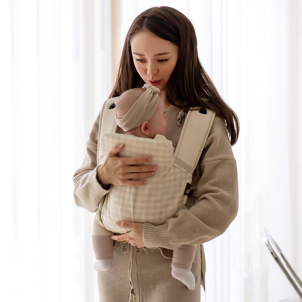 DMANGD ILLI BABY CARRIER CHECK BEIGE