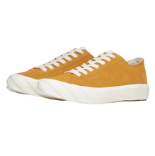 Load image into Gallery viewer, AGE SNEAKERS Low Cut Suade Mustard
