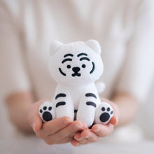 Load image into Gallery viewer, MUZIK TIGER Moving Tiger Toy 3Types
